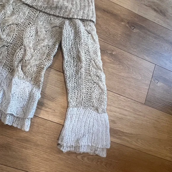 Women’s Lrg Sleeping On Snow Anthropologie Cozy Cable Knit Off-Shoulder Sweater - Picture 2 of 8